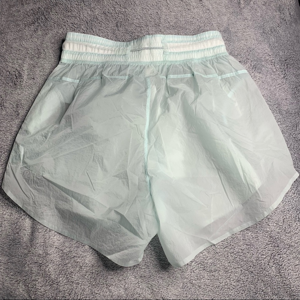Lululemon Step Out High Rise Short NWT Ocean Air Size 4 - Picture 11 of 17